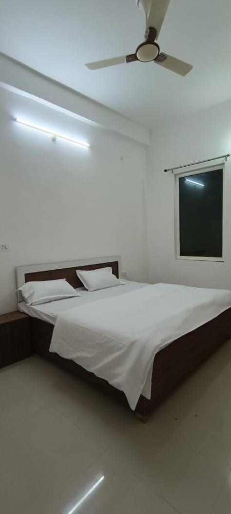 Geeta Dham Hotel Vrindávan Kültér fotó