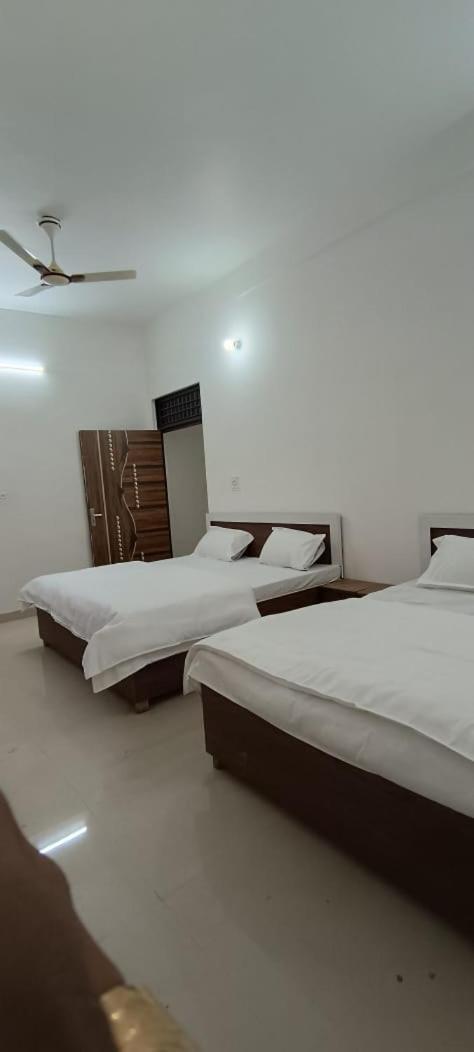 Geeta Dham Hotel Vrindávan Kültér fotó
